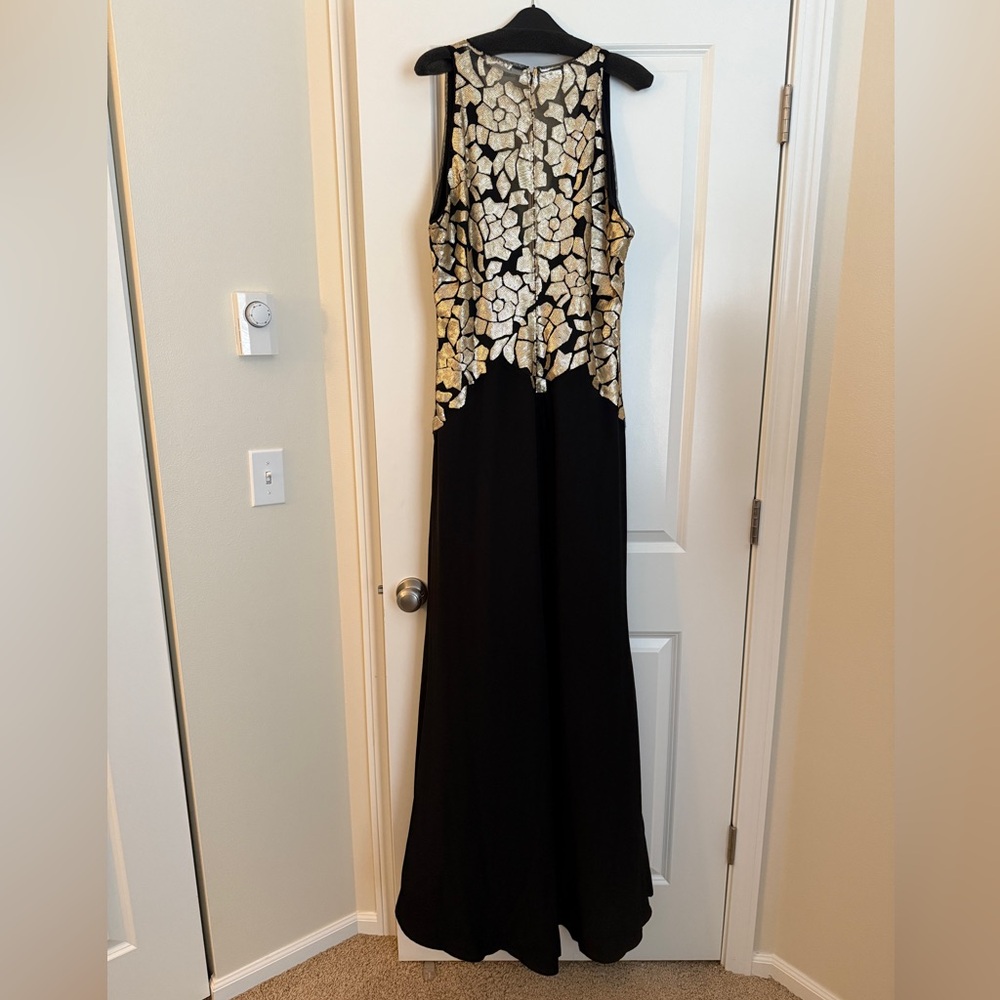 Tadashi Shoji Sleeveless Black and Gold Formal Dress